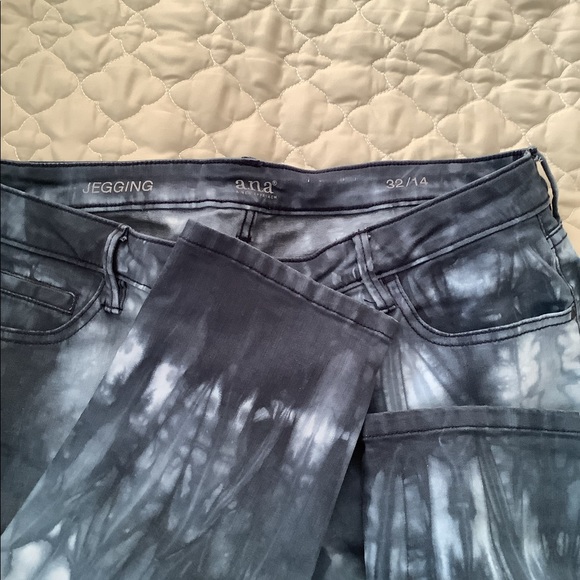 ANA jeggins size 32/14 tie dye look blues in great condition. Stretchy.🦋 - Picture 8 of 12